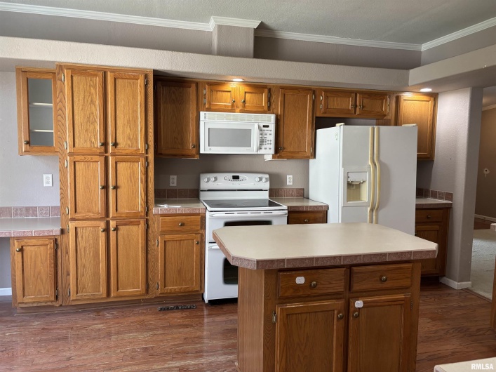 2545 Body Barn Road, Anna, Illinois 62906, 3 Bedrooms Bedrooms, 0 ,2 BathroomsBathrooms,Residential,For Sale,Body Barn,0,RMAEB459227