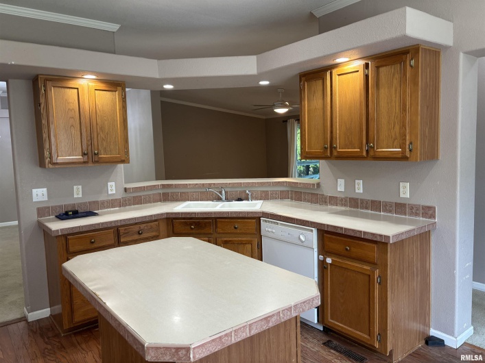 2545 Body Barn Road, Anna, Illinois 62906, 3 Bedrooms Bedrooms, 0 ,2 BathroomsBathrooms,Residential,For Sale,Body Barn,0,RMAEB459227