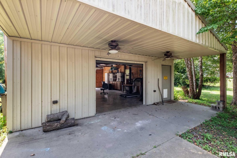1205 Mayor Caliper Drive, Carterville, Illinois 62918, 3 Bedrooms Bedrooms, 0 ,2 BathroomsBathrooms,Residential,For Sale,Mayor Caliper,0,RMAQC4266291
