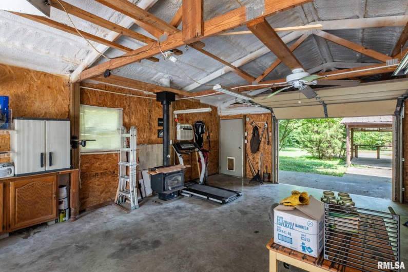 1205 Mayor Caliper Drive, Carterville, Illinois 62918, 3 Bedrooms Bedrooms, 0 ,2 BathroomsBathrooms,Residential,For Sale,Mayor Caliper,0,RMAQC4266291