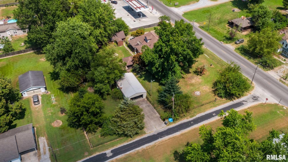 1205 Mayor Caliper Drive, Carterville, Illinois 62918, 3 Bedrooms Bedrooms, 0 ,2 BathroomsBathrooms,Residential,For Sale,Mayor Caliper,0,RMAQC4266291