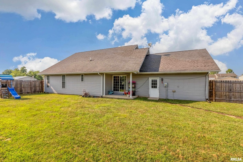 5627 RED FOX Drive, Carterville, Illinois 62918, 3 Bedrooms Bedrooms, 0 ,2 BathroomsBathrooms,Residential,For Sale,RED FOX,0,RMAEB459231