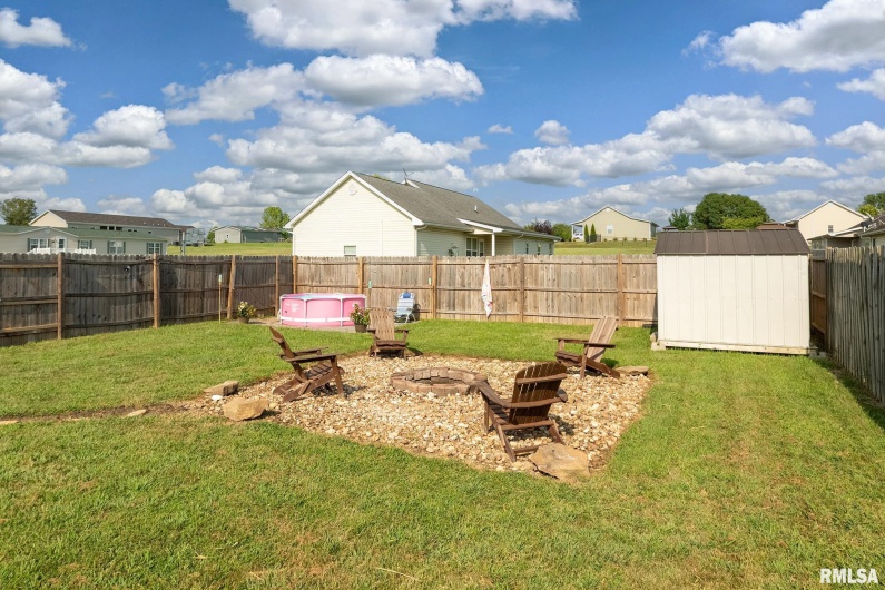5627 RED FOX Drive, Carterville, Illinois 62918, 3 Bedrooms Bedrooms, 0 ,2 BathroomsBathrooms,Residential,For Sale,RED FOX,0,RMAEB459231