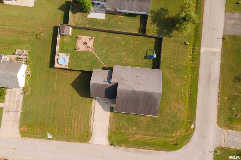 5627 RED FOX Drive, Carterville, Illinois 62918, 3 Bedrooms Bedrooms, 0 ,2 BathroomsBathrooms,Residential,For Sale,RED FOX,0,RMAEB459231