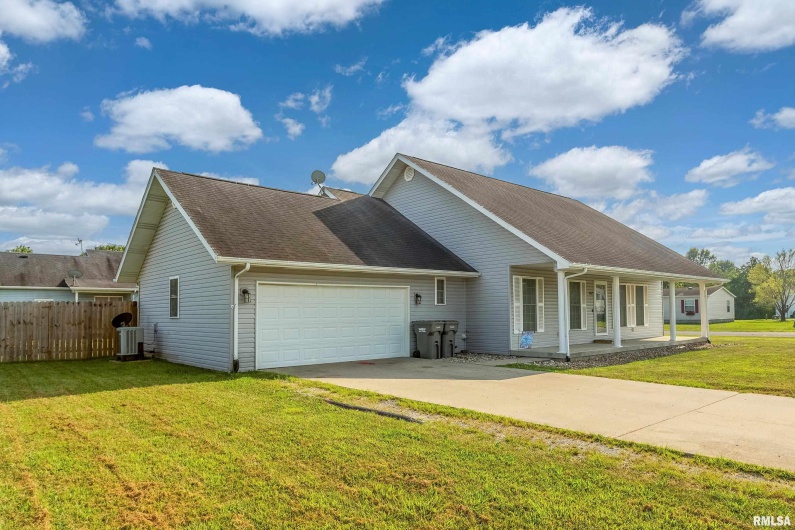 5627 RED FOX Drive, Carterville, Illinois 62918, 3 Bedrooms Bedrooms, 0 ,2 BathroomsBathrooms,Residential,For Sale,RED FOX,0,RMAEB459231