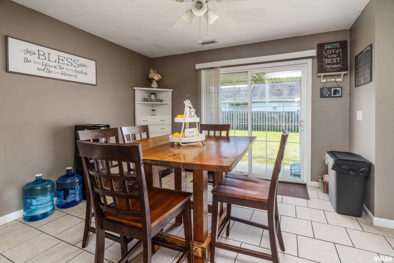 5627 RED FOX Drive, Carterville, Illinois 62918, 3 Bedrooms Bedrooms, 0 ,2 BathroomsBathrooms,Residential,For Sale,RED FOX,0,RMAEB459231