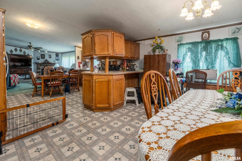 14809 Sulphur Springs Road, Creal Springs, Illinois 62922, 4 Bedrooms Bedrooms, 0 ,3 BathroomsBathrooms,Residential,For Sale,Sulphur Springs,0,RMAQC4266293