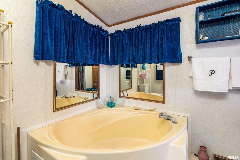 14809 Sulphur Springs Road, Creal Springs, Illinois 62922, 4 Bedrooms Bedrooms, 0 ,3 BathroomsBathrooms,Residential,For Sale,Sulphur Springs,0,RMAQC4266293