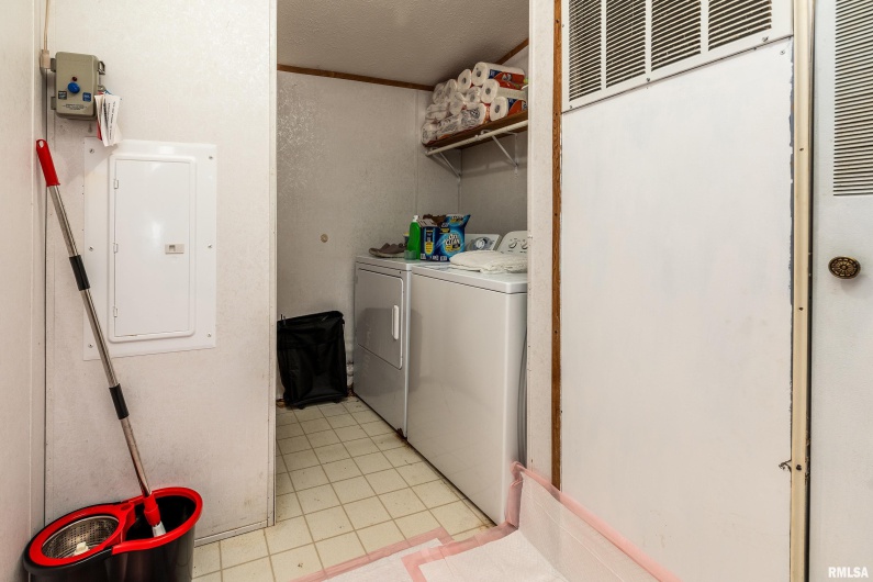 14809 Sulphur Springs Road, Creal Springs, Illinois 62922, 4 Bedrooms Bedrooms, 0 ,3 BathroomsBathrooms,Residential,For Sale,Sulphur Springs,0,RMAQC4266293