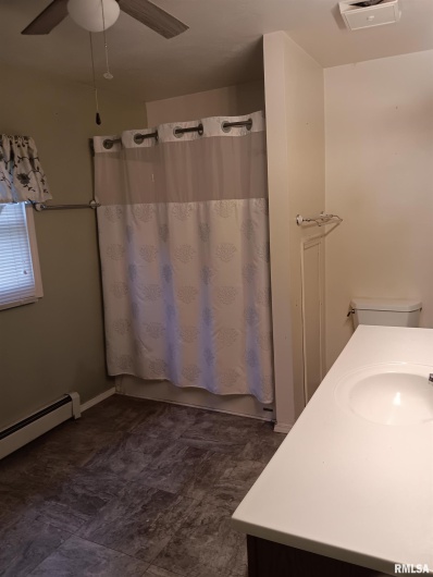 1935 ELM Street, Murphysboro, Illinois 62966, 3 Bedrooms Bedrooms, 0 ,1 BathroomBathrooms,Residential,For Sale,ELM,0,RMAEB459003