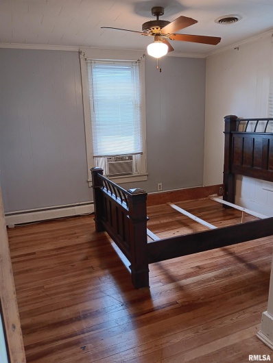 1935 ELM Street, Murphysboro, Illinois 62966, 3 Bedrooms Bedrooms, 0 ,1 BathroomBathrooms,Residential,For Sale,ELM,0,RMAEB459003