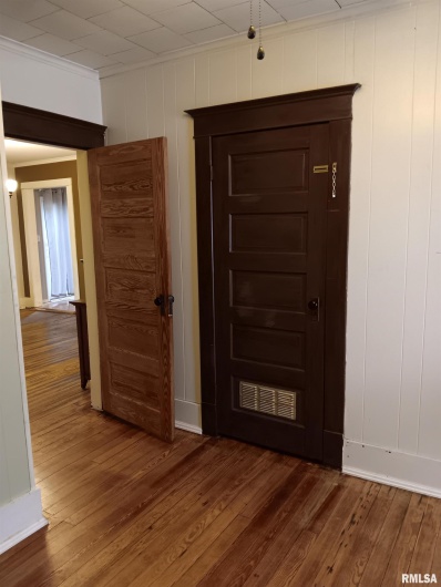 1935 ELM Street, Murphysboro, Illinois 62966, 3 Bedrooms Bedrooms, 0 ,1 BathroomBathrooms,Residential,For Sale,ELM,0,RMAEB459003
