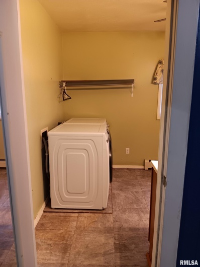 1935 ELM Street, Murphysboro, Illinois 62966, 3 Bedrooms Bedrooms, 0 ,1 BathroomBathrooms,Residential,For Sale,ELM,0,RMAEB459003