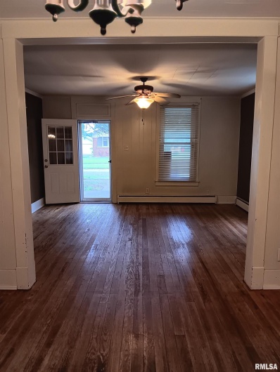 1935 ELM Street, Murphysboro, Illinois 62966, 3 Bedrooms Bedrooms, 0 ,1 BathroomBathrooms,Residential,For Sale,ELM,0,RMAEB459003