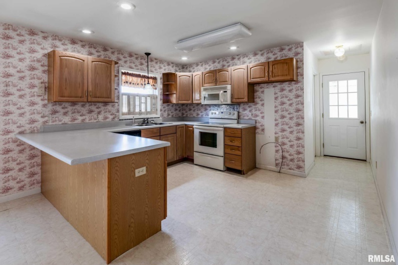 304 Bogie Drive, Herrin, Illinois 62948, 3 Bedrooms Bedrooms, 0 ,2 BathroomsBathrooms,Residential,For Sale,Bogie,0,RMAQC4266318