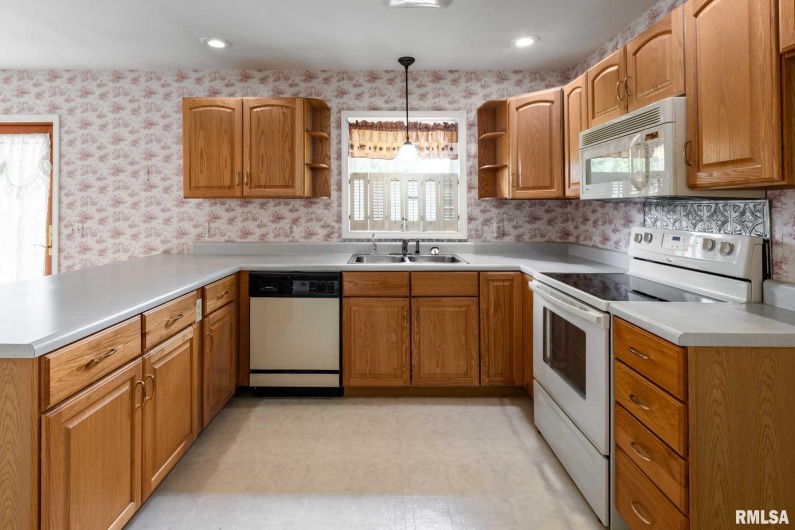 304 Bogie Drive, Herrin, Illinois 62948, 3 Bedrooms Bedrooms, 0 ,2 BathroomsBathrooms,Residential,For Sale,Bogie,0,RMAQC4266318
