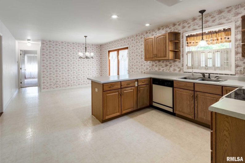 304 Bogie Drive, Herrin, Illinois 62948, 3 Bedrooms Bedrooms, 0 ,2 BathroomsBathrooms,Residential,For Sale,Bogie,0,RMAQC4266318