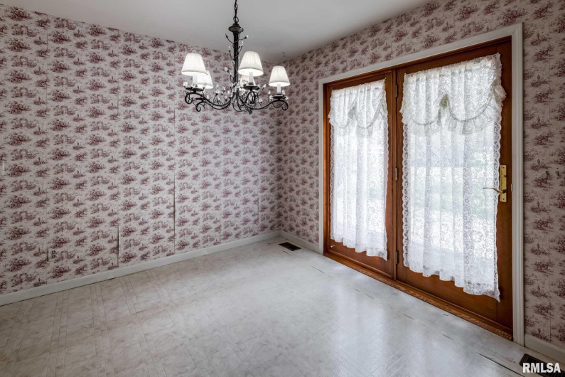 304 Bogie Drive, Herrin, Illinois 62948, 3 Bedrooms Bedrooms, 0 ,2 BathroomsBathrooms,Residential,For Sale,Bogie,0,RMAQC4266318