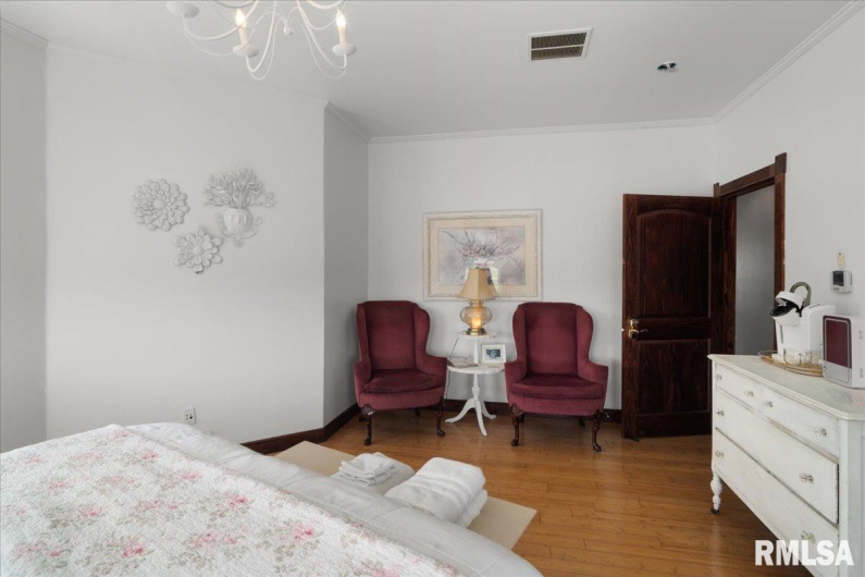 6156 Chautauqua Road, Murphysboro, Illinois 62966, 7 Bedrooms Bedrooms, 0 ,6 BathroomsBathrooms,Residential,For Sale,Chautauqua,0,RMAEB459244