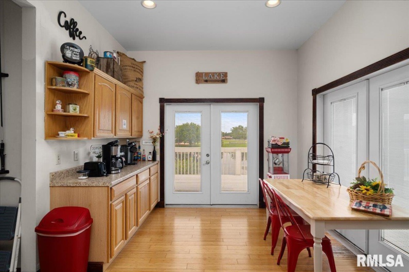 6156 Chautauqua Road, Murphysboro, Illinois 62966, 7 Bedrooms Bedrooms, 0 ,6 BathroomsBathrooms,Residential,For Sale,Chautauqua,0,RMAEB459244