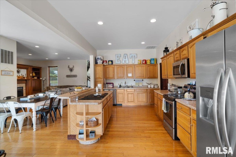6156 Chautauqua Road, Murphysboro, Illinois 62966, 7 Bedrooms Bedrooms, 0 ,6 BathroomsBathrooms,Residential,For Sale,Chautauqua,0,RMAEB459244