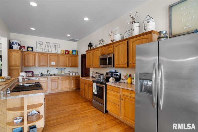 6156 Chautauqua Road, Murphysboro, Illinois 62966, 7 Bedrooms Bedrooms, 0 ,6 BathroomsBathrooms,Residential,For Sale,Chautauqua,0,RMAEB459244