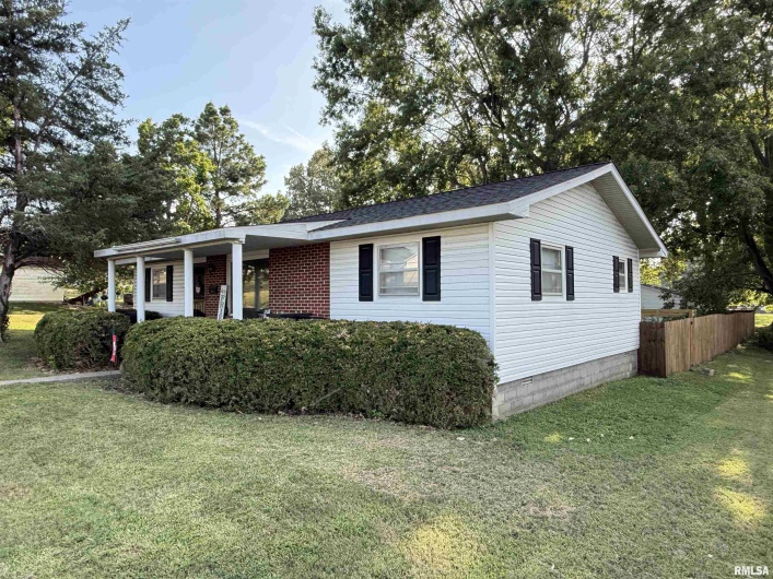 25 MICHIGAN Street, Harrisburg, Illinois 62946, 2 Bedrooms Bedrooms, 0 ,2 BathroomsBathrooms,Residential,For Sale,MICHIGAN,0,RMAEB459245