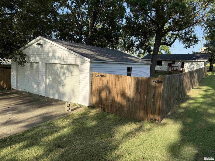 25 MICHIGAN Street, Harrisburg, Illinois 62946, 2 Bedrooms Bedrooms, 0 ,2 BathroomsBathrooms,Residential,For Sale,MICHIGAN,0,RMAEB459245