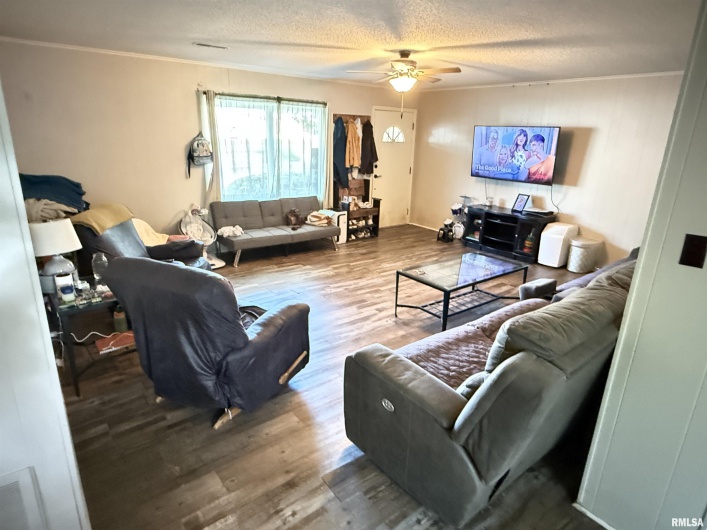 25 MICHIGAN Street, Harrisburg, Illinois 62946, 2 Bedrooms Bedrooms, 0 ,2 BathroomsBathrooms,Residential,For Sale,MICHIGAN,0,RMAEB459245