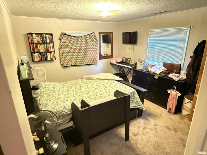 25 MICHIGAN Street, Harrisburg, Illinois 62946, 2 Bedrooms Bedrooms, 0 ,2 BathroomsBathrooms,Residential,For Sale,MICHIGAN,0,RMAEB459245