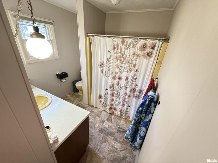25 MICHIGAN Street, Harrisburg, Illinois 62946, 2 Bedrooms Bedrooms, 0 ,2 BathroomsBathrooms,Residential,For Sale,MICHIGAN,0,RMAEB459245