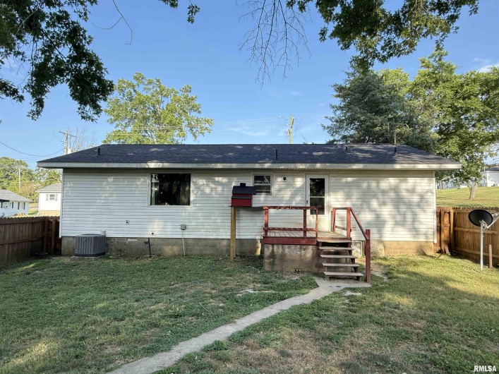 25 MICHIGAN Street, Harrisburg, Illinois 62946, 2 Bedrooms Bedrooms, 0 ,2 BathroomsBathrooms,Residential,For Sale,MICHIGAN,0,RMAEB459245