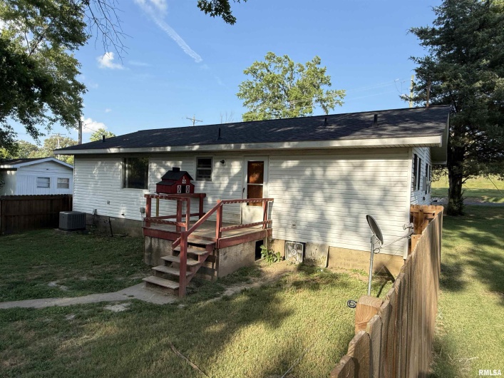 25 MICHIGAN Street, Harrisburg, Illinois 62946, 2 Bedrooms Bedrooms, 0 ,2 BathroomsBathrooms,Residential,For Sale,MICHIGAN,0,RMAEB459245