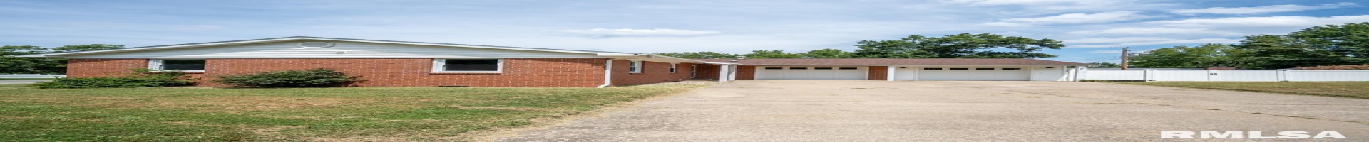 Residential For Sale 600 INDIAN HILL Drive, Herrin, Illinois 62948, 3 Bedrooms Bedrooms, 0 ,1 BathroomBathrooms,Residential,For Sale,INDIAN HILL,0,RMAQC4266331
