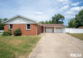 600 INDIAN HILL Drive, Herrin, Illinois 62948, 3 Bedrooms Bedrooms, 0 ,1 BathroomBathrooms,Residential,For Sale,INDIAN HILL,0,RMAQC4266331