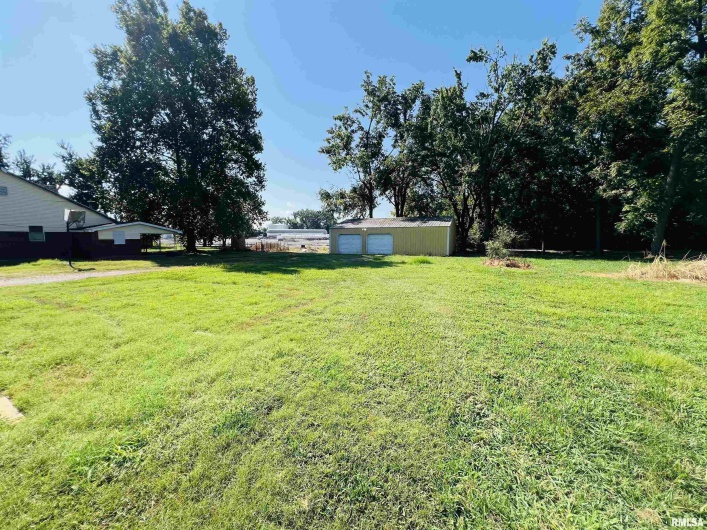 2507 LOCUST Street, Eldorado, Illinois 62930, 3 Bedrooms Bedrooms, 0 ,2 BathroomsBathrooms,Residential,For Sale,LOCUST,0,RMAEB459256