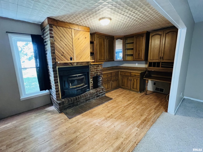 2507 LOCUST Street, Eldorado, Illinois 62930, 3 Bedrooms Bedrooms, 0 ,2 BathroomsBathrooms,Residential,For Sale,LOCUST,0,RMAEB459256