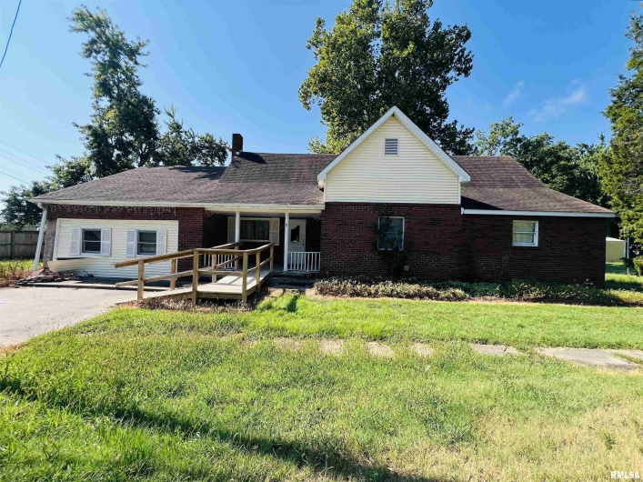 2507 LOCUST Street, Eldorado, Illinois 62930, 3 Bedrooms Bedrooms, 0 ,2 BathroomsBathrooms,Residential,For Sale,LOCUST,0,RMAEB459256