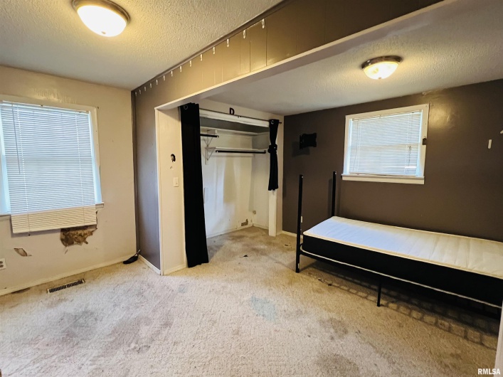 2507 LOCUST Street, Eldorado, Illinois 62930, 3 Bedrooms Bedrooms, 0 ,2 BathroomsBathrooms,Residential,For Sale,LOCUST,0,RMAEB459256