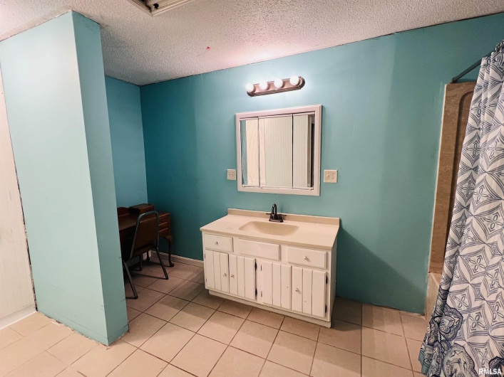 2507 LOCUST Street, Eldorado, Illinois 62930, 3 Bedrooms Bedrooms, 0 ,2 BathroomsBathrooms,Residential,For Sale,LOCUST,0,RMAEB459256