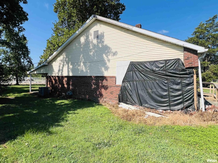 2507 LOCUST Street, Eldorado, Illinois 62930, 3 Bedrooms Bedrooms, 0 ,2 BathroomsBathrooms,Residential,For Sale,LOCUST,0,RMAEB459256