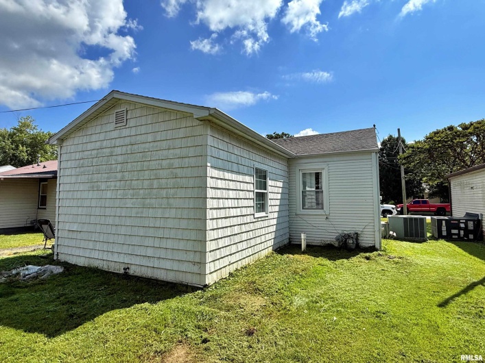 1603 FERRY Street, Metropolis, Illinois 62960, 3 Bedrooms Bedrooms, 0 ,1 BathroomBathrooms,Residential,For Sale,FERRY,0,RMAEB459250