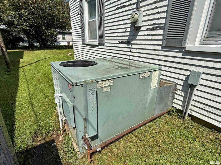 1603 FERRY Street, Metropolis, Illinois 62960, 3 Bedrooms Bedrooms, 0 ,1 BathroomBathrooms,Residential,For Sale,FERRY,0,RMAEB459250