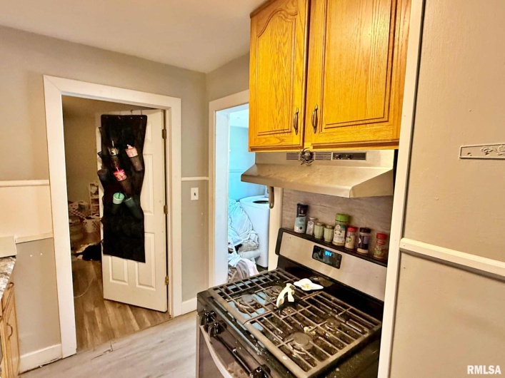 1603 FERRY Street, Metropolis, Illinois 62960, 3 Bedrooms Bedrooms, 0 ,1 BathroomBathrooms,Residential,For Sale,FERRY,0,RMAEB459250