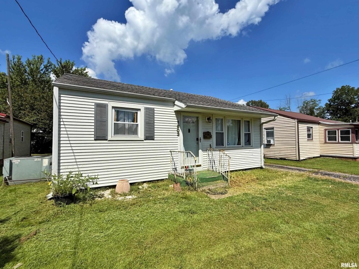 1603 FERRY Street, Metropolis, Illinois 62960, 3 Bedrooms Bedrooms, 0 ,1 BathroomBathrooms,Residential,For Sale,FERRY,0,RMAEB459250
