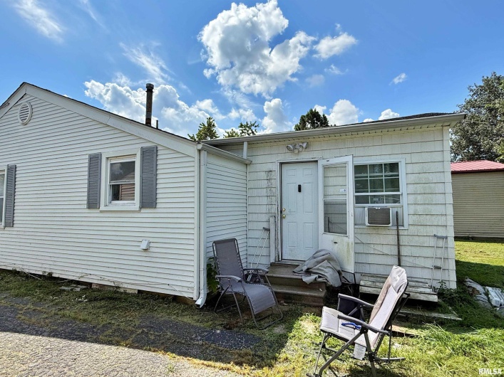 1603 FERRY Street, Metropolis, Illinois 62960, 3 Bedrooms Bedrooms, 0 ,1 BathroomBathrooms,Residential,For Sale,FERRY,0,RMAEB459250