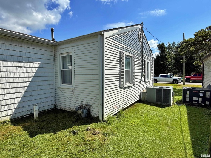 1603 FERRY Street, Metropolis, Illinois 62960, 3 Bedrooms Bedrooms, 0 ,1 BathroomBathrooms,Residential,For Sale,FERRY,0,RMAEB459250