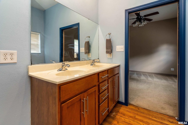 2 Jungle Road, Murphysboro, Illinois 62966, 2 Bedrooms Bedrooms, 0 ,1 BathroomBathrooms,Residential,For Sale,Jungle,0,RMAEB459253