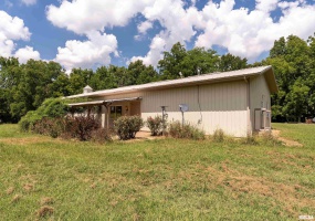 2 Jungle Road, Murphysboro, Illinois 62966, 2 Bedrooms Bedrooms, 0 ,1 BathroomBathrooms,Residential,For Sale,Jungle,0,RMAEB459253