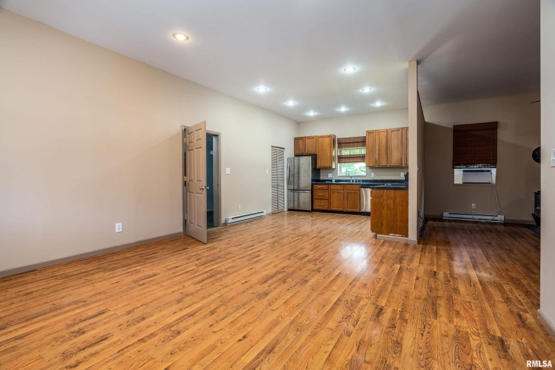 2 Jungle Road, Murphysboro, Illinois 62966, 2 Bedrooms Bedrooms, 0 ,1 BathroomBathrooms,Residential,For Sale,Jungle,0,RMAEB459253